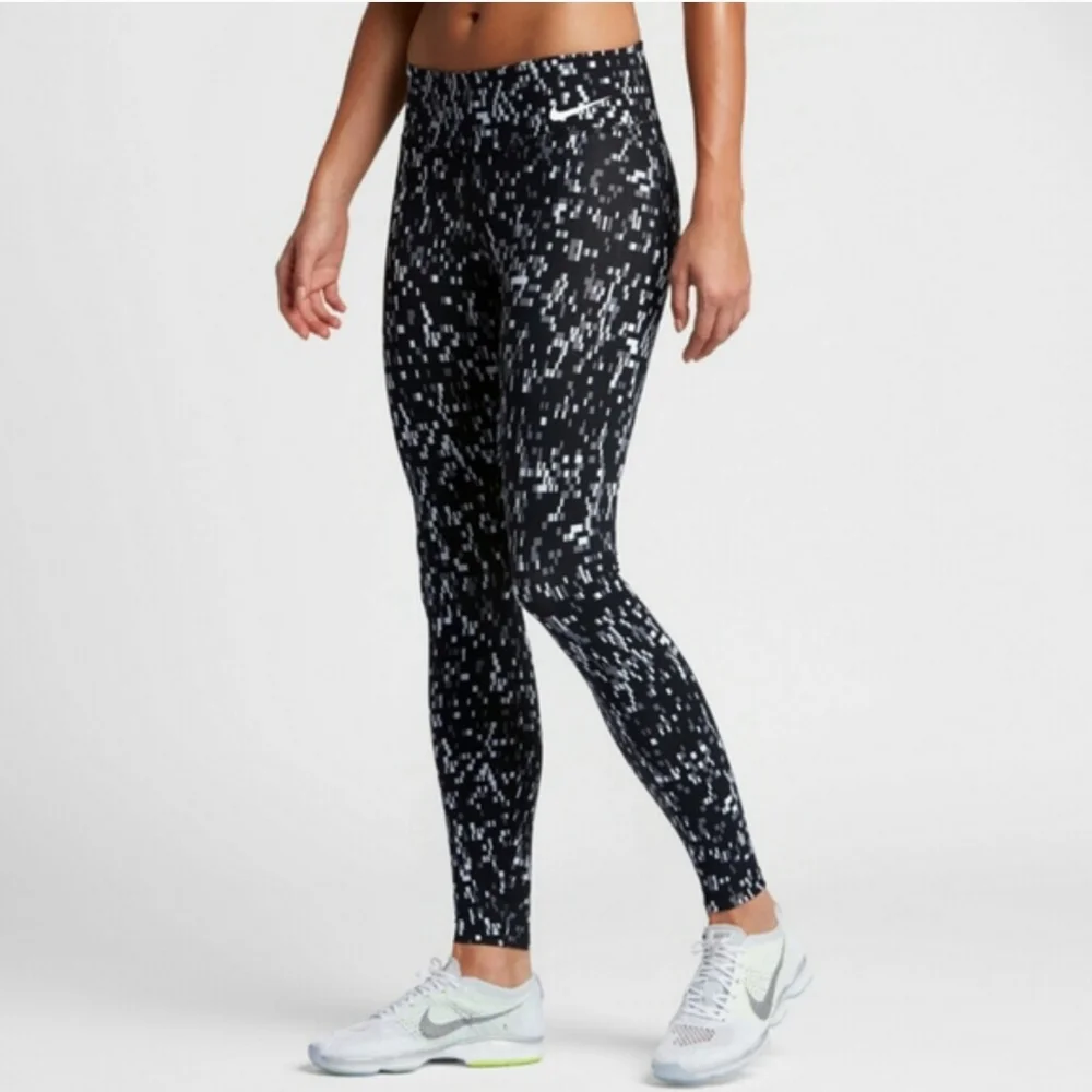 NEW Nike Legendary Tight Leggings digital Camo Speckled
